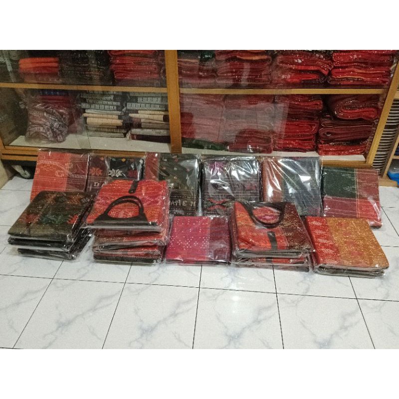 Tandok tas dari ulos batak