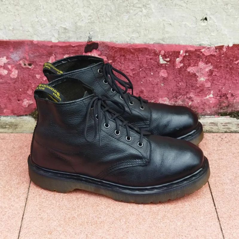 Dr.Martens 101 Black BEX Sole (MIE)