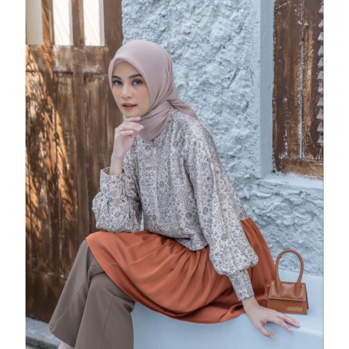 Rhea Shirt heaven lights