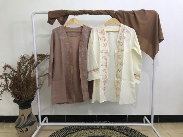 DIRRA OUTER /OUTER BORDIR MOCA PUTIH