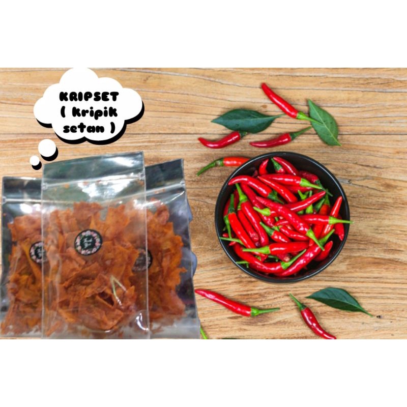 

KRIPSET ( KRIPIK SETAN ) kripik singkong kemasan Poch 50 gr