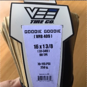 Ban Luar 16 x 1 3/8 37-349 VEE TIRE CO Goodie Goodie Tanwall Kevlar Ban Luar 16