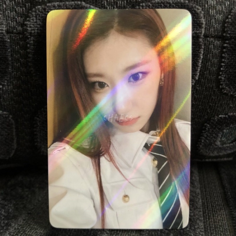 Photocard Chaeryeong ITZY Guess Who Withdrama Holo Selca