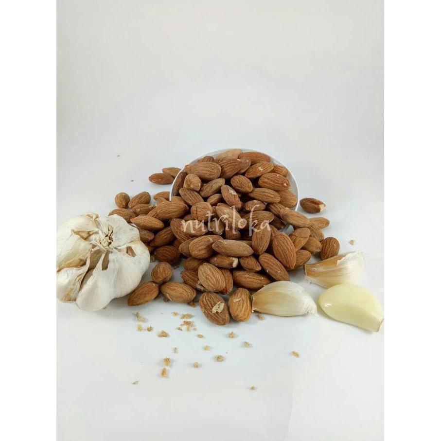 

Hot Promo!! Almond Garlic Salted Curah 250gr Almond Rasa Bawang Asin Asli