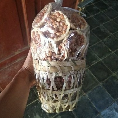 

peyek kacang jajanan Purworejo