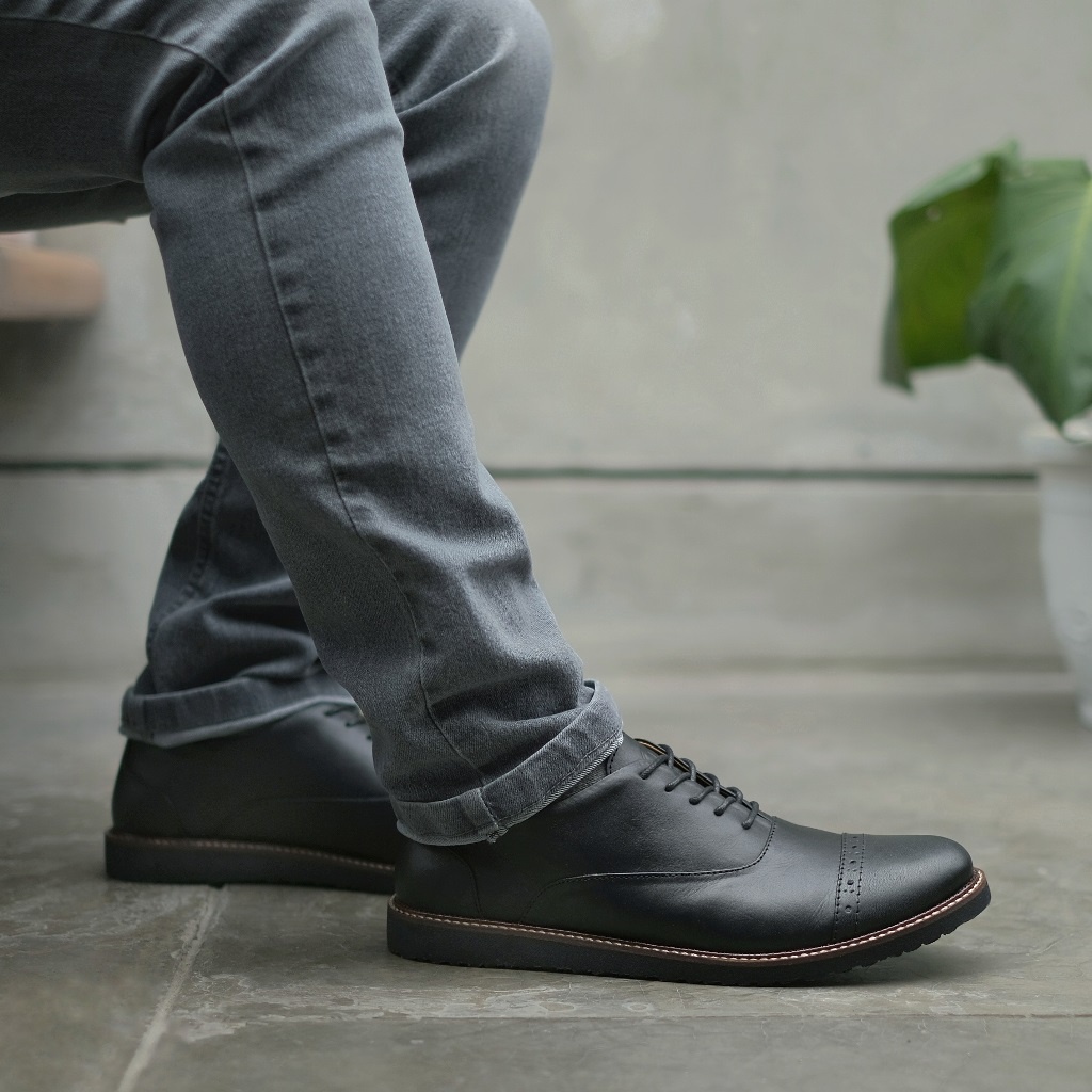 JAZZ 01 BLACK ORIGINAL x REYL MAN Sepatu Kulit Sapi Asli Hitam Pria Formal Pantofel Kerja Kantor Dinas Resmi Guru Kantoran Pesta Undangan Kondangan Nikah Wisuda Casual Oxford 1.0 Genuine Leather Men Footwear Big Size Jumbo Ukuran Besar 44 45 Keren Terbaru