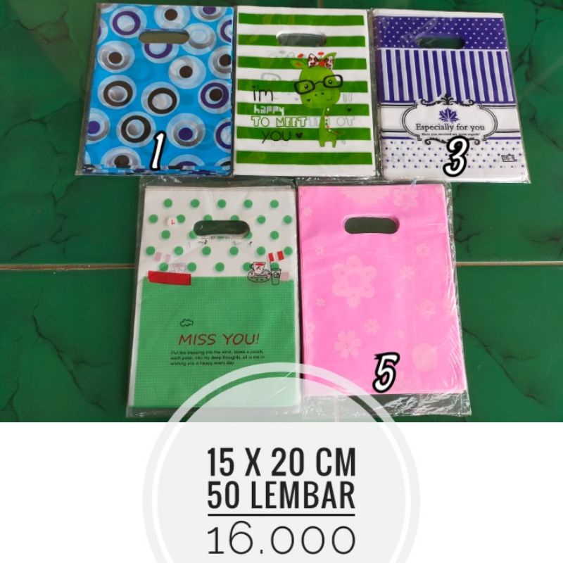 Kantong plastik kresek motif olshop kecil
Ukuran 15x 20 cm
