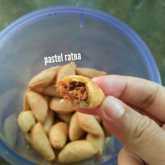 

Pastel isi abon sapi 1 kg