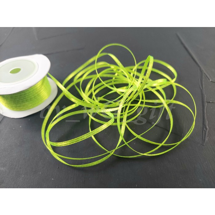 

Pita Satin List Emas; Lebar 1/8 Inch ( 3 mm); Panjang 80 yard - HL 52