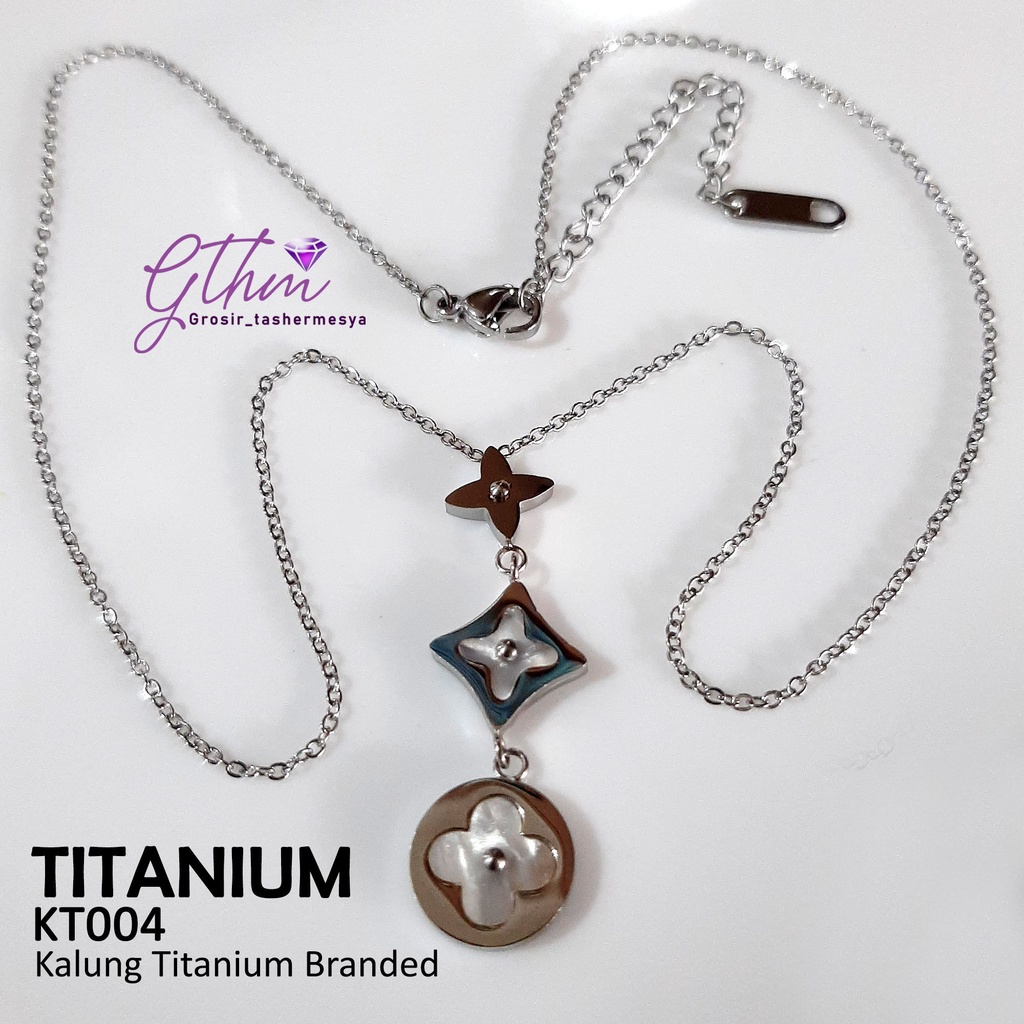 kalung titanium branded halus LV bunga kt004 anti karat anti alergi