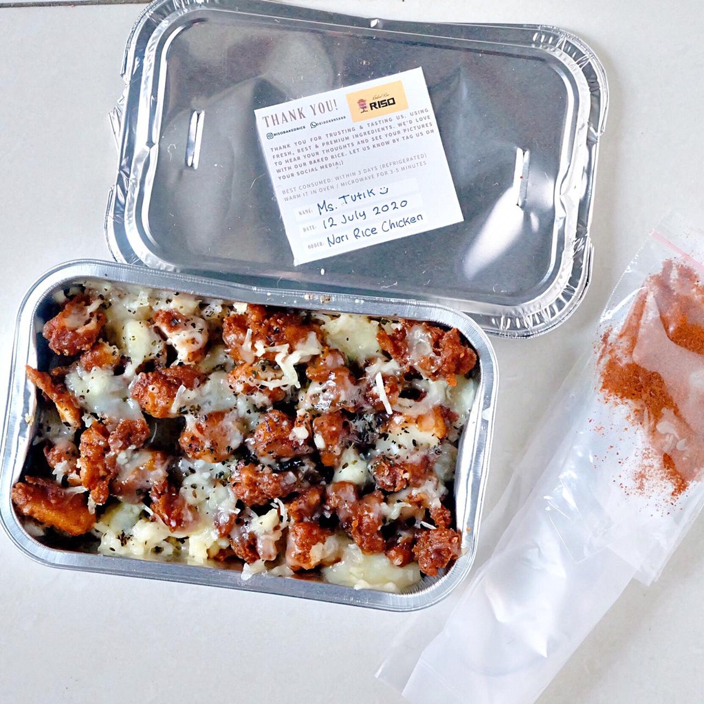 

CHICKEN BAKED RICE WITH MOZARELLA CHEESE