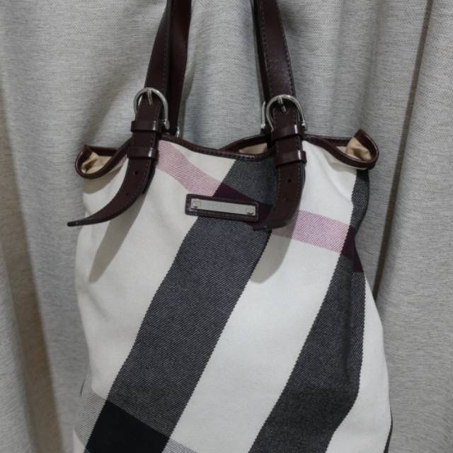 Burberry Tote bag Authentic