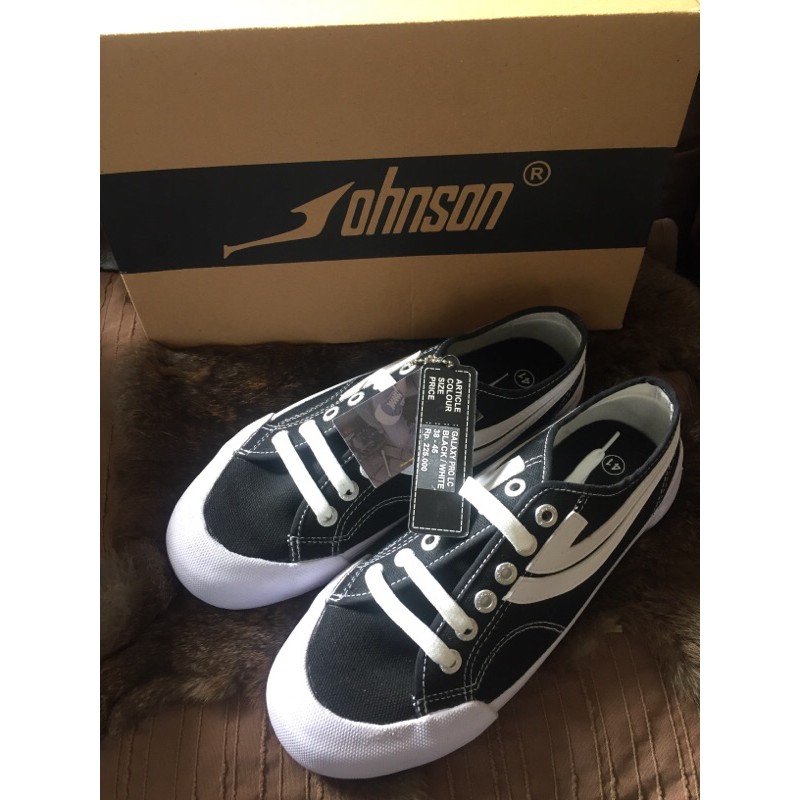 [NEW] Sepatu Johnson New 41 Hitam Putih