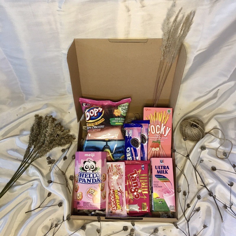 

GIFT SNACK BOX PINK SERIES!