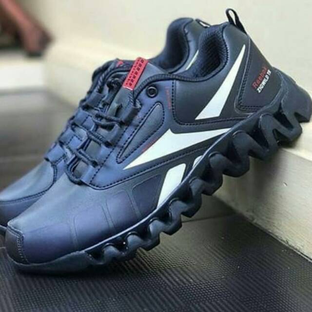Sepatu Reebok Zigwild