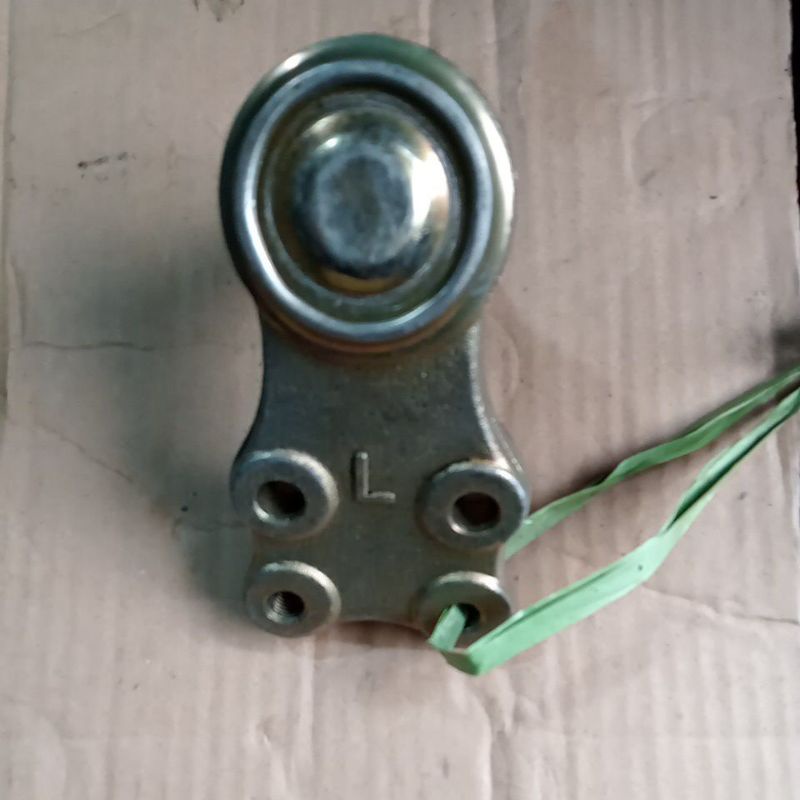 Ball joint Lower / ball joint  bawah Isuzu panther.2.3/2.5  1pcs R/L Original