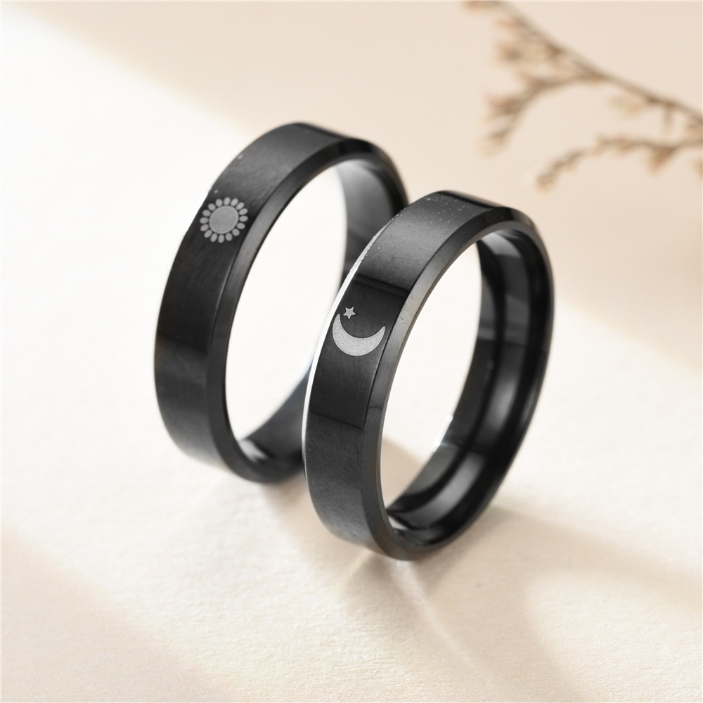 【COD Tangding】Cincin Desain Matahari Bulan Bintang Warna Hitam Gaya Korea Untuk Pasangan