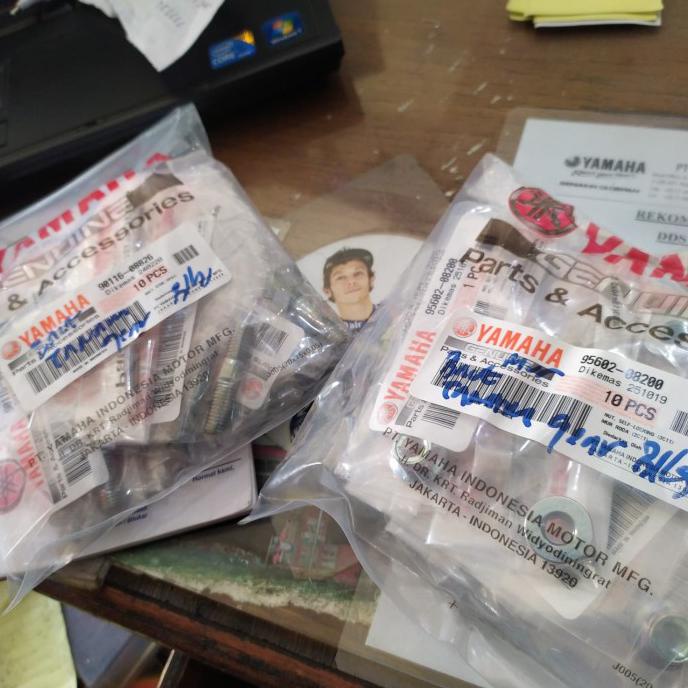 Ready Stock BAUT TANAM DAN MUR (1 SET) NAP GEAR BELAKANG R15 VVA MX NEW R15 YAMAHA