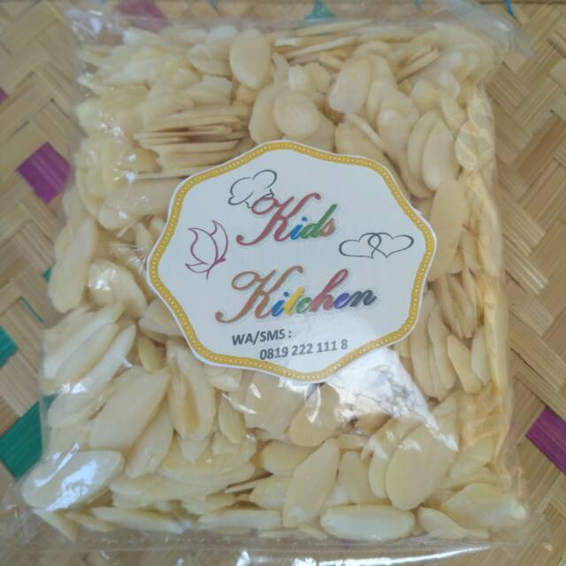 

Almond slices mentah