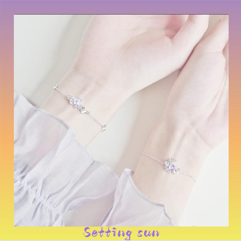 Gelang Kupu-kupu High-end Mewah Ringan Pacar Dreamy Temperamen Gelang Bulan Sabit Wanita TN