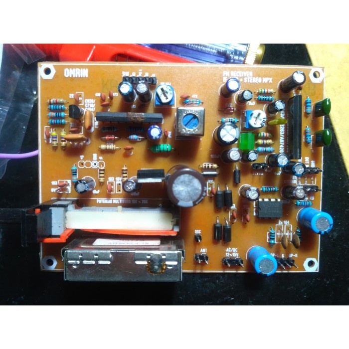 renjtb05t Pcb Radio / Tuner Fm Receiver Ic If La1140 Ta7343 Ka2209/Tda2822 Rg5A4Ed