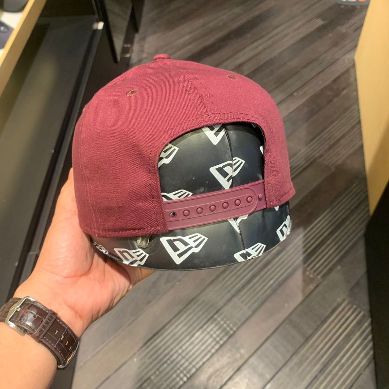 Topi New Era Neyyan Maroon Original