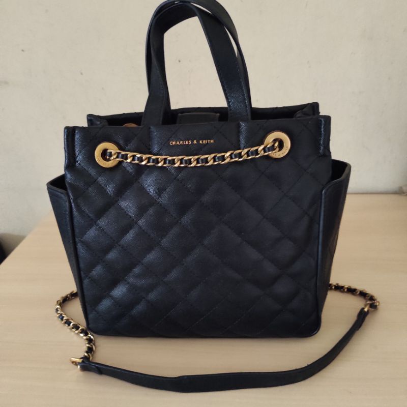 tas Charles n Keith hitam