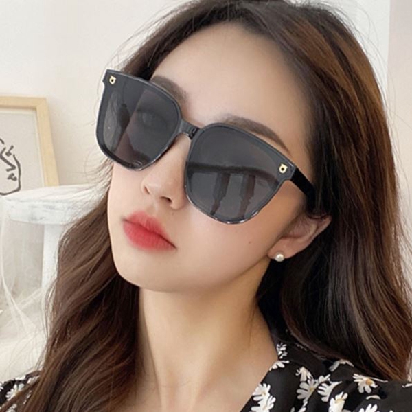 kacamata hitam wanita trendy vibrato sunglasses jgl155 (2A1)