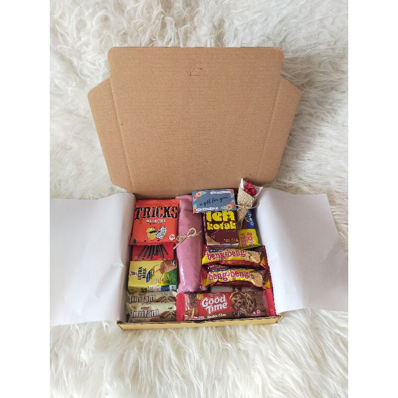 

JILBAB + SNACK BOX / GIFT BOX / KADO BOX