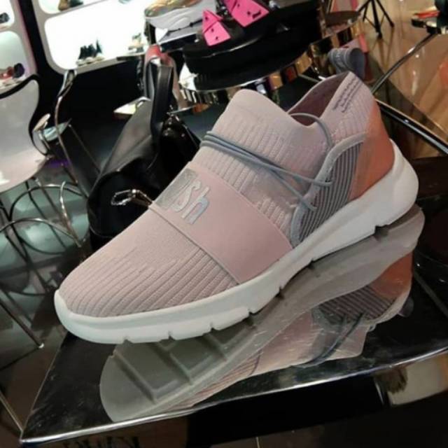 Sepatu Cewek - Sneakers GOSH
