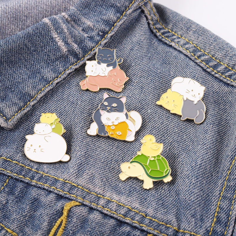 Bros Pin Enamel Bentuk Kartun Hewan Kucing / Bebek / Kura-Kura 5 Model Untuk Dekorasi Tas Ransel