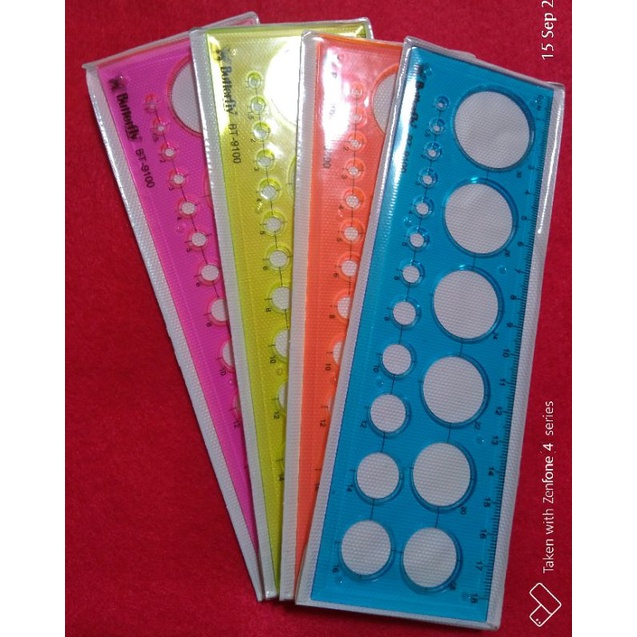 

Penggaris Pola Penggaris Bulat Oval Mal Lingkaran Mix Bentuk Penggaris Set Busur Derajat ( 1 buah )