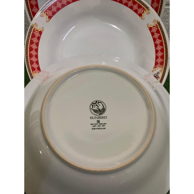 Piring makan porcelain motif bunga merah sunbird