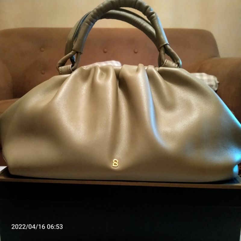 Cloud Bag Buttonscarves