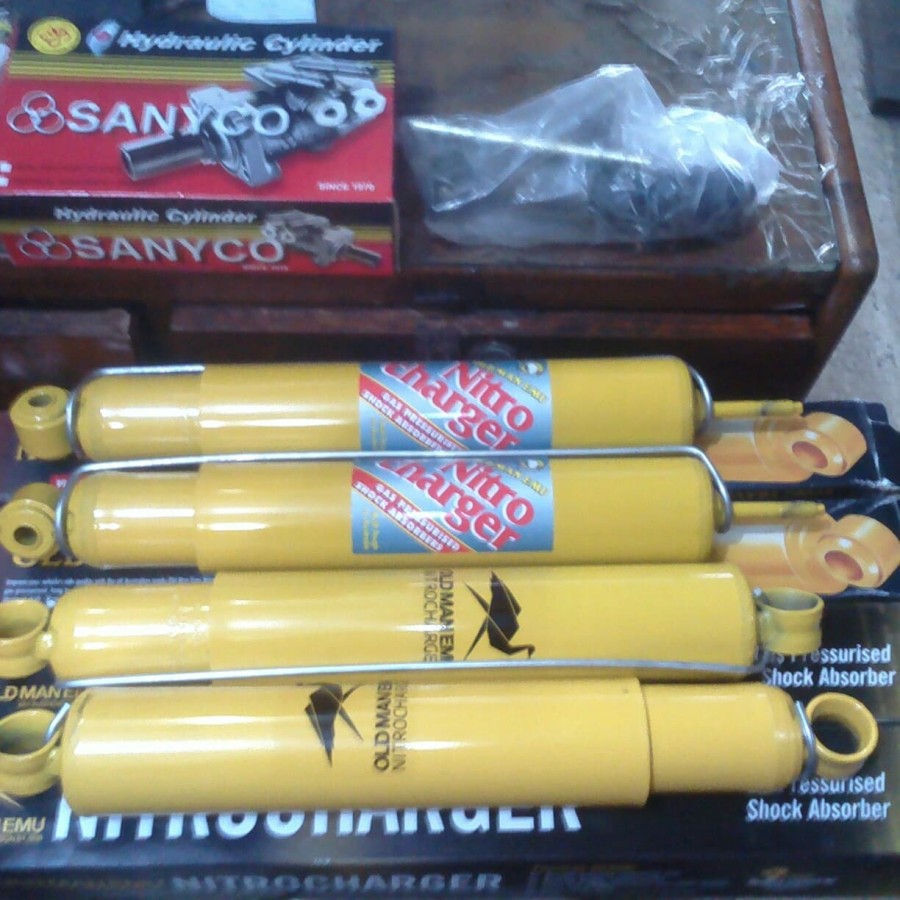 jeep cherokee XJ shokbreker old man emu