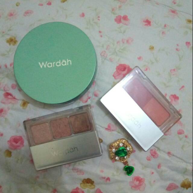 Blush on wardah / Eyeshadow wardah nude clasic / Bedak exclusif two way cake
