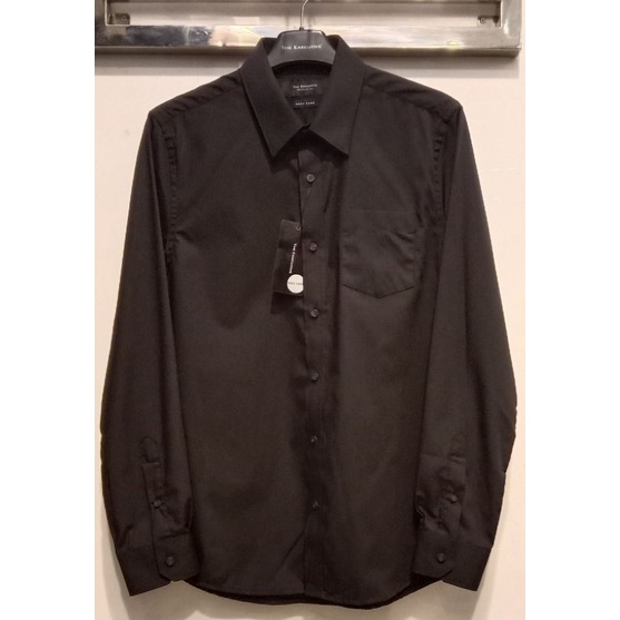 Kemeja hitam basic reguler fit the executive