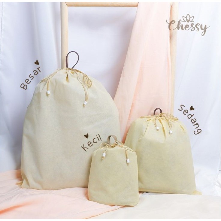CHESSY Pouch Bag Serut Kantong Sarung Tas Furing Spundbond