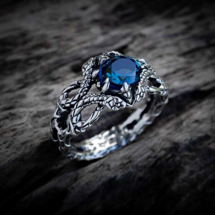 Cincin Titanium Steel Desain Ular Hias Kristal Berlian Imitasi Warna Silveremas Untuk Priawanita