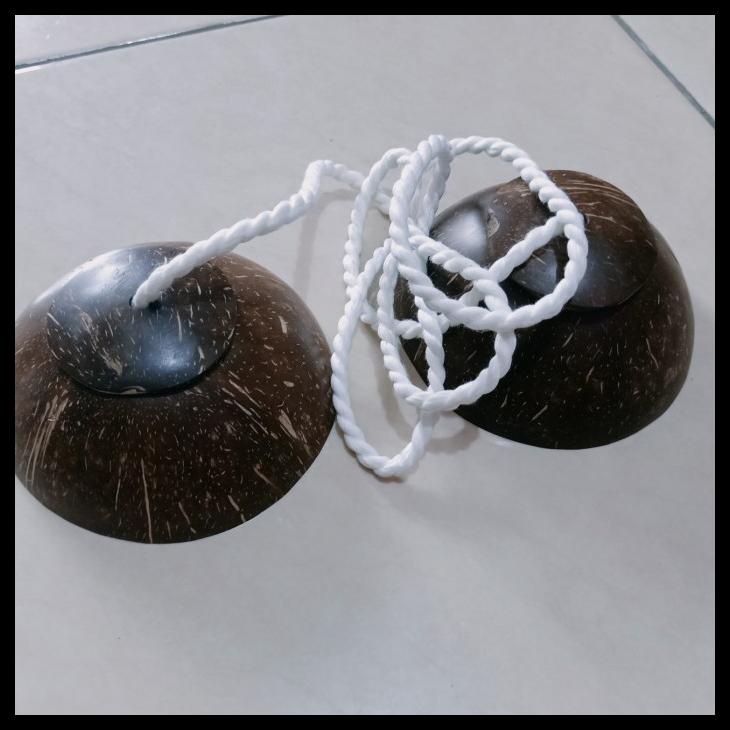 

ENGRANG BATOK/EGRANG BATOK KELAPA/MAINAN TRADISIONAL/BALANCE TOYS KODE 672