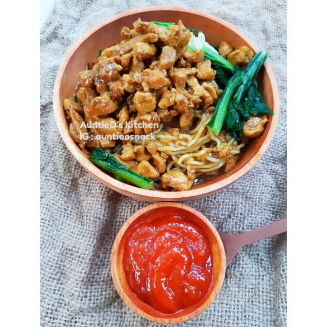 

Mie Ayam auntie'o paket 6-7 porsi