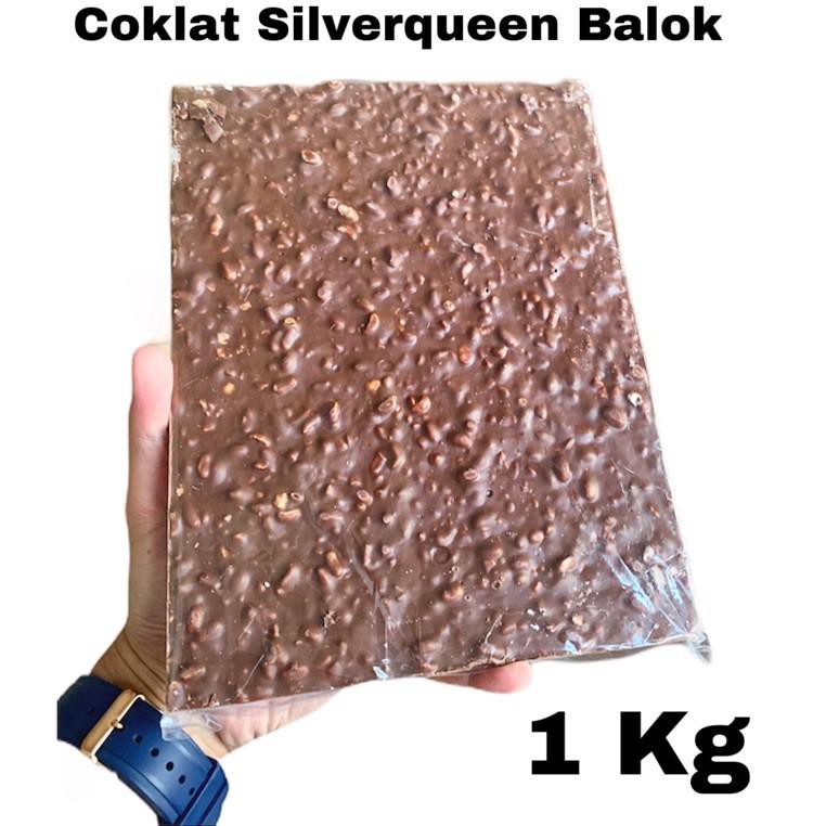 

Star Coklat SilverQueen Blok 1kg Isian Chacha dan Mede Crispy