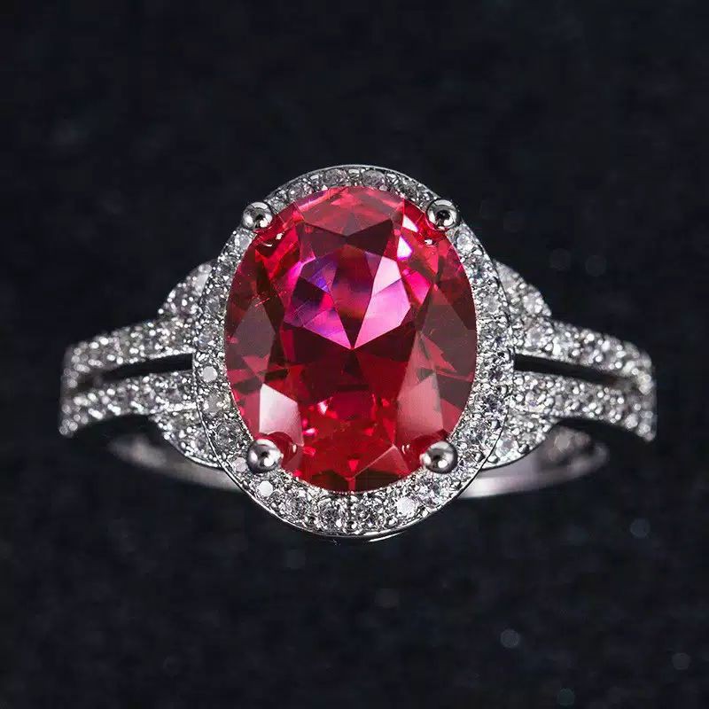 Batu Cincin wanita merah siam cutting mewah.