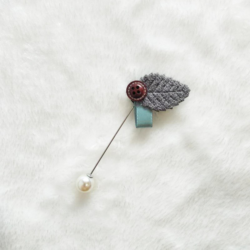 &quot;Elsa&quot; Tuspin Kancing Daun Mutiara, Bisa untuk Sweater, Blazer, atau Jilbab