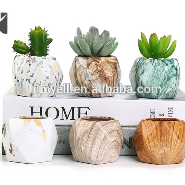 Pot keramik kecil cantik