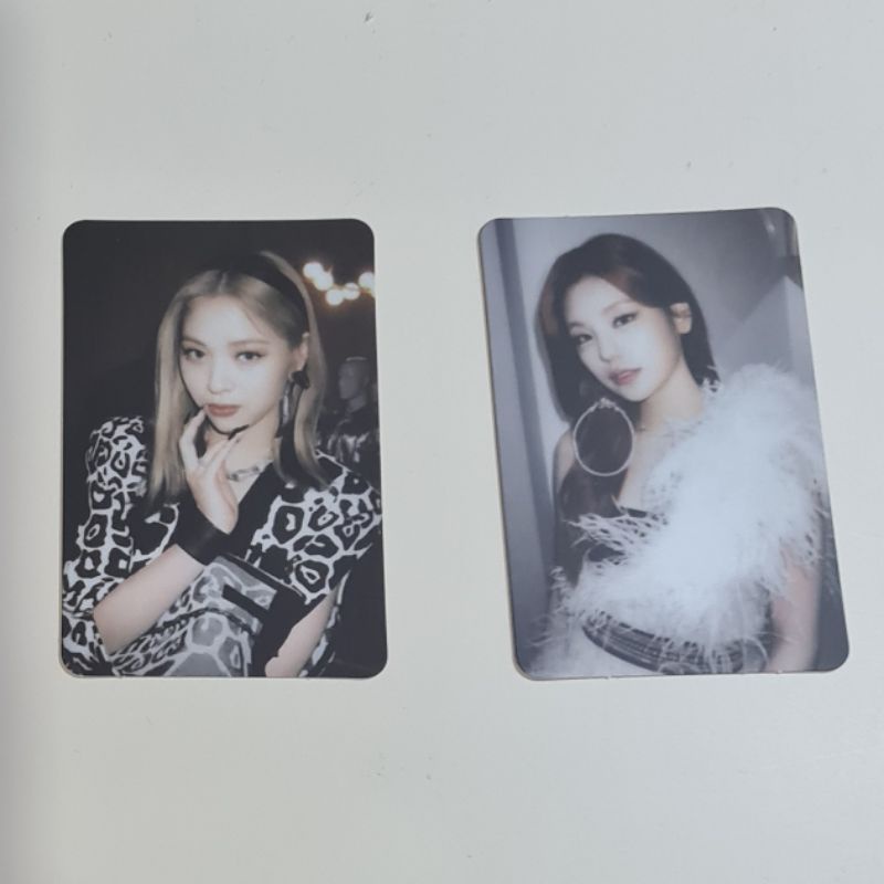 Photocard ITZY Guess Who LE Ryujin Yeji Limited Edition