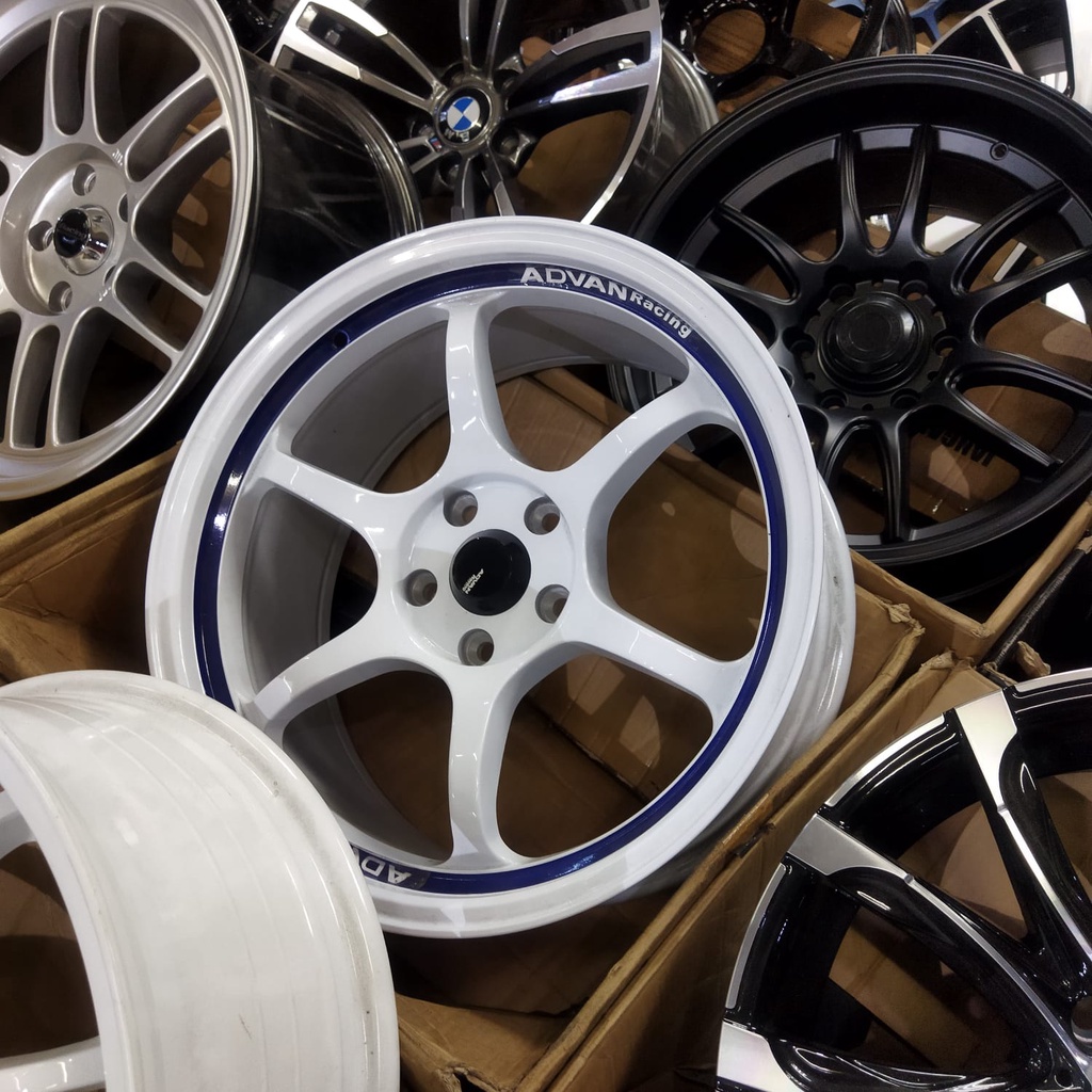 Velg Advan Racing R18x8,5 5x100.. 5x114,3 Flowforged