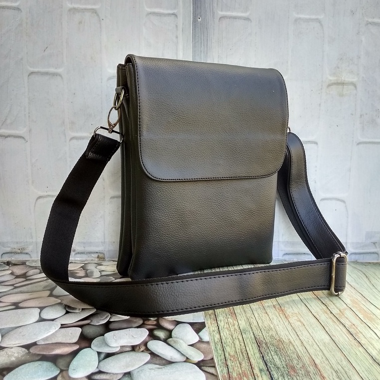 KANTONG.015 - TAS SELEMPANG PRIA S33