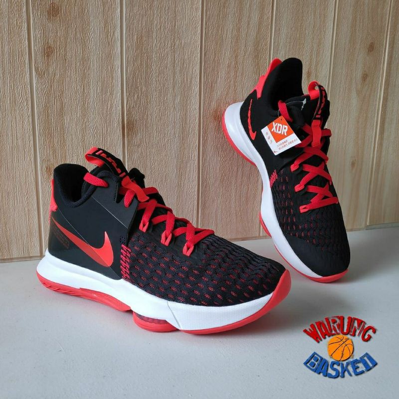 Nike Lebron Witness V Size 43