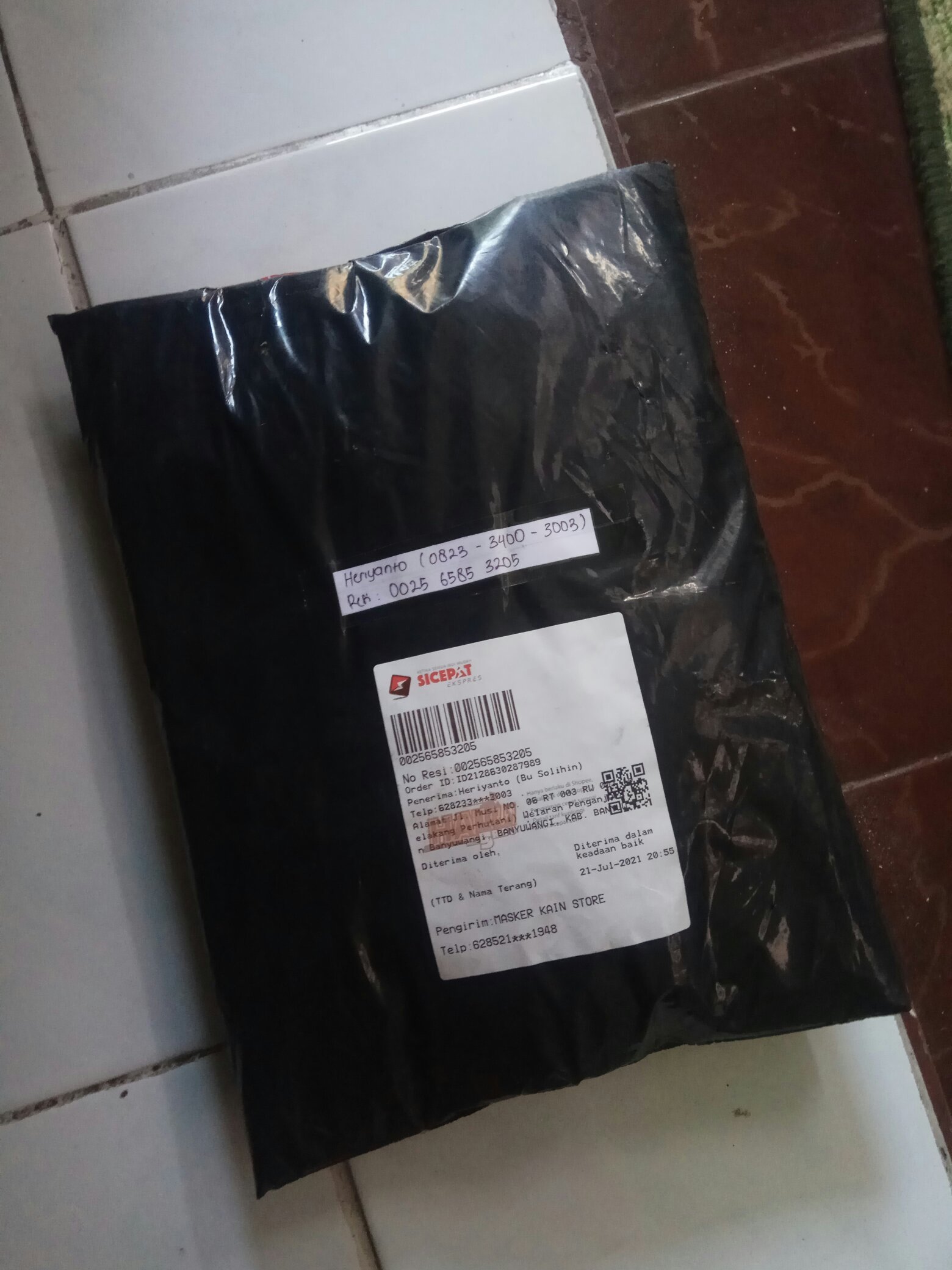 Air Valve Basic Black  | Masker Kain Distro Polos Anti Bakteri Isi 12 Pcs